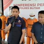 Konferensi pers pelaku pemerkosaan di Mapolres Blitar