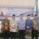 Wakil Gubenur Jatim Dr.Emil Elistianto Dardak foto bersama.