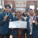 Jihan Aura bersama tim dalam puncak penghargaan International Science and Invention Fair (ISIF), Jumat (10/11/2023)