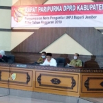 Suasana Rapat Paripurna Penyampaian Nota Pengantar LKPJ Bupati Jember Tahun Anggaran 2019, Senin (27/4/2020) siang.