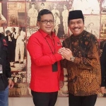 Moh. Qosim saat bertemu Sekjend DPP PDIP Hasto Kristiyanto. foto: ist.