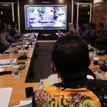 Bupati Lumajang, Thoriqul Haq memimpin Rapat Koordinasi Percepatan Pengadaan Infrastruktur CCTV Desa bersama Forkopimda dan beberapa Kepala OPD Pemkab Lumajang.