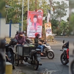 Baliho Mega Bagus Saputra terpampang di perlimaan Jalan Tridharma, Kecamatan Gresik. 