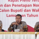 Rapat pleno yang digelar KPU Lamongan.