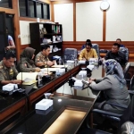 Komisi III DPRD Gresik ketika menggelar hearing dengan Dispol PP, dan Camat Duduksampeyan, Selasa (28/11) kemarin.