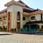 Gedung DPRD Sampang. Foto: MUTAMMIM/BANGSAONLINE