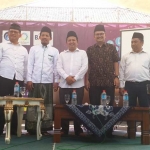 DARI KIRI: Ketua Hipsi Ra. Humron Maula, Ketua RMI Ra Nasih Aschol, KH. Ahmad Sugeng Utomo (Majelis Santri Indonesia), Drs. Gun Gun perwakilan Kominfo RI, Noor Mahmudi Konsultan Entrepreneur, dan Moderator Ust. Jazuli.