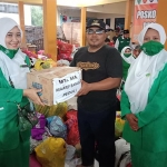 Hj. Anisah Syakur (Ketua Muslimat NU Bangil) dan Siti Nur Sa