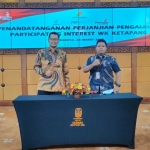 Buyung Afrianto, Dirut Petrogas Jatim Sampang Energi dan Komisaris PJSE, Hadi Mulyo Utomo usai penandatanganan B to B dengan Petronas Carigali Ketapang II Limited (PCK2L) dan Saka Ketapang Perdana (SKP). foto: istimewa