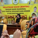 DPD Golkar Gresik ketika menggelar bimtek saksi untuk Paslon Niat. foto: ist.