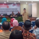 Wali Kota Madiun saat menjadi narasumber (narsum) di acara sosialisasi pemilihan wali kota dan wakil wali kota yang diadakan Komisi Pemilihan umum (KPU) Kota Madiun, Senin (16/4). 