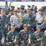 Latihan bersama ini melibatkan sebanyak 175 anggota Polres Ponorogo, 100 anggota Kodim 0802 Ponorogo, dan 4 anggota Subden V/1-1 Ponorogo.