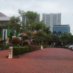 Kantor Kejaksaan Negeri Gresik, di Jalan Permata, Desa Kembangan, Kecamatan Kebomas.