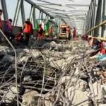 Jembatan Sembayat, Bungah ketika dibongkar. foto: syuhud/BANGSAONLINE