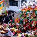 Suasana festival rujak uleg yang digelar dalam rangka memeriahkan peringatan HUT Surabaya ke-729.