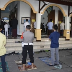 Suasana salat ied di Masjid Mapolres Batu.