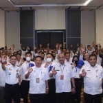 Suasana foto bersama peserta diklat pemberdayaan masyarakat yang digelar Dishub Jember bersama Poltrada Bali.