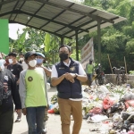 Bupati Pamekasan H. Baddrut Tamam turun meninjau langsung kondisi masyarakat di beberapa kelurahan 