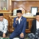 Presiden RI Joko Widodo saat silaturahim ke kediaman Prof. Dr. KH. Asep Saifuddin Chalim, M.Ag, di Pondok Pesantren Amanatul Ummah Pacet Mojokerto Jawa Timur, Kamis (6/9/2018). foto: MMA/ BANGSAONLINE.COM  