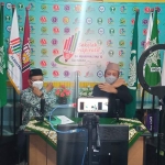 Wakasek SDM Limas Ali Sodiqin dan pengisi acara, Ustad Suhadi Fajar dalam webinar bertemakan "Ayah Bunda Generasi Hebat".