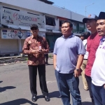 M. Satib (kanan), Anggota Komisi D DPRD Jatim.