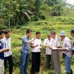 BPN dan penyidik saat melakukan pemeriksaan lapangan