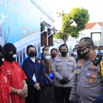 Kepala Polrestabes Surabaya Komisaris Besar Polisi Jhonny Edison Isir saat memberikan keterangan pers kepada wartawan terkiat terbongkarnya kasus mafia tanah yang memanipulasi putusan Pengadilan Negeri Surabaya di Surabaya,  Kamis (10/7/2021), Foto: ist 