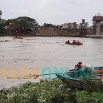 Memasuki hari ketiga pencarian, penyisiran diperluas hingga radius 55 kilometer dari titik kejadian tenggelamnya perahu penyeberangan.