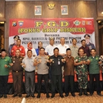 Bupati Sambari bersama pejabat forkopimda dan petinggi parpol usai melaksanakan FGD jelang pemilu.