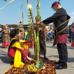 Tradisi manten tebu yang digelar untuk menandai awal musim giling tebu di pabrik gula PT Rejoso Manis Indo (RMI) di Desa Rejoso, Kecamatan Binangun, Kabupaten Blitar. (foto: ist)