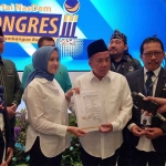 Mujib Imron-Wardah Nafisah saat menerima rekom dari NasDem untuk maju Pilkada 2024 di Kabupaten Pasuruan.