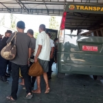 Suasana pemindahan napi narkoba kelas kakap. (foto: ist)