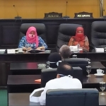 Anggota Komisi D DPRD Jombang saat mengelar hearing di ruang rapat paripurna.