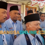 Bung Karna dan pimpinan partai pendukung saat memberikan keterangan pers. Foto: Saiful Bahri/BANGSAONLINE