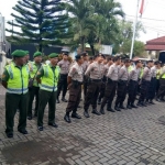 Polres Malang dan Koramil Singosari gelar apel berama antara Rayon Lawang, Rayon Tumpang, Sat. Sabhara di halaman Polsek Singosari, Rabu (20/12).