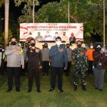 Wali Kota Kediri Abdullah Abu Bakar (tengah) bersama Forkopimda Kota Kediri usai gelar apel. (foto: ist)