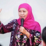 Khofifah Indar Parawansa saat memberi sambutan.