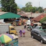 Kondisi pasar Pandaan yang terkesan kumuh. 