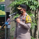 Kapolres Nganjuk, AKBP Boy Jeckson Situmorang, saat mempimpin apel Bhabinkamtibmas.