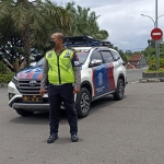 Mobil incar dan petugas selalu standby di kawasan SLG. Foto: Ist. 