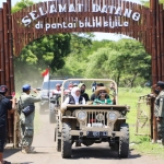 Gubernur Jawa Timur Khofifah saat mengunjungi Pantai Sijile Situbondo, Senin (9/1/2023).