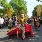 Suasana pawai budaya yang digelar Pemkab Jombang.