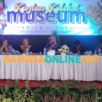 Kadisporabudpar Nganjuk bersama sejumlah narasumber di acara seminar kajian koleksi Museum Anjuk Ladang. Foto: Bambang Dwi J/BANGSAONLINE