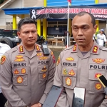 Kapolresta Malang Kota Kombespol Budi Hermanto (kiri) saat diwawancarai wartawan.