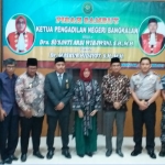 Forpimda Bangkalan, termasuk Ketua Pengadilan Negeri Bangkalan yang baru Dr. Maskur Hidayat, S.H., M.H. foto bersama usai acara pisah sambut.