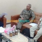 Satpol PP Sampang saat berkoordinasi dan konsultasi berita acara rencana kegiatan DBHCHT di Kantor Bea Cukai Pamekasan. Foto: Dok Satpol PP Sampang/BANGSAONLINE