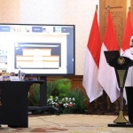 Gubernur Jawa Timur Khofifah Indar Parawansa saat paparan pada Evaluasi SAKIP dan Reformasi Birokrasi Pemerintah Provinsi Jawa Timur secara Virtual di Gedung Negara Grahadi, Surabaya, Kamis (10/9/2020). foto: ist/ bangsaonline.com