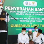 Gubernur Jawa Timur, Khofifah Indar Parawansa, di Masjid Al Muayyad Wonocolo, Surabaya.