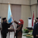 Jajaran Pengurus Dewan Koperasi Indonesia Daerah (Dekopinda) Kota Batu Masa Jabatan 2020-2025 resmi dilantik oleh Wakil Ketua Dekopinda Jawa Timur Rini Sukesiningsih. Pelantikan berlangsung di Gedung Graha Pancasila Balai Kota Among Tani, Rabu (7/4/2021). (foto: ist)