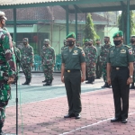 Suasana saat pelaksanaan apel pelepasan anggota Kodim 0805/Ngawi yang purna tugas.